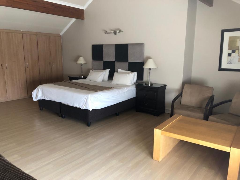 Apartment Mount Royal 28 -large 1 Bed With Balcony *