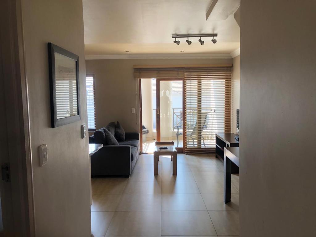Căn hộ Mount Royal 28 -large 1 Bed With Balcony *