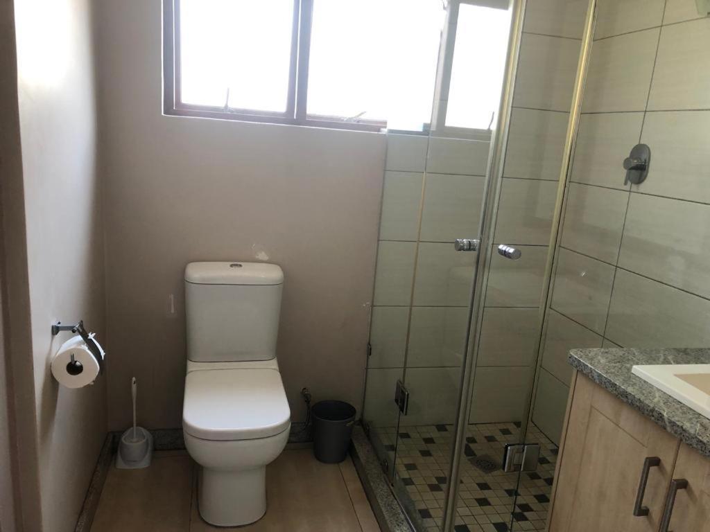 Mount Royal 28 -large 1 Bed With Balcony *