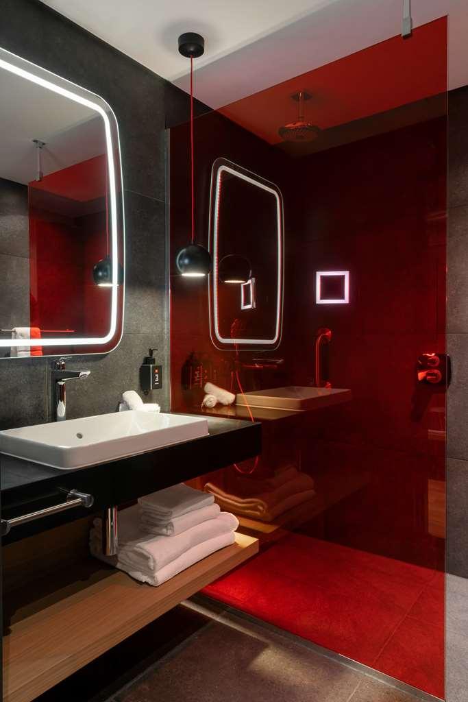 Radisson Red Rosebank