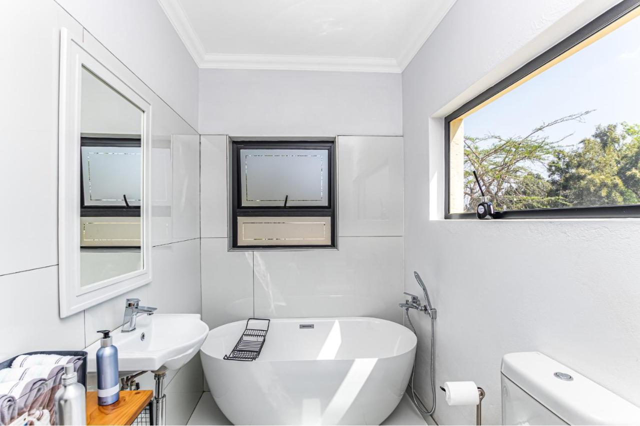 Kwamagogo Villa, Chartwell Johannesburg