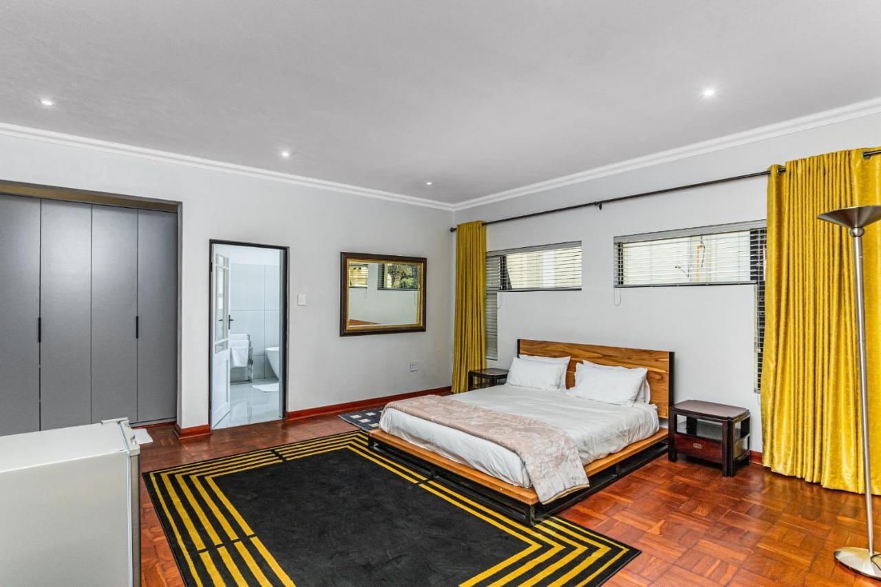 Kwamagogo Villa, Chartwell Johannesburg