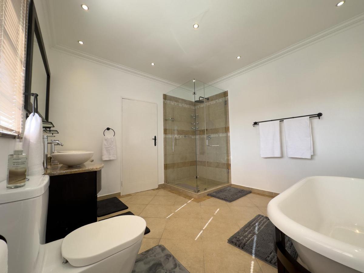 Villa Riverside House With Indoor Pool