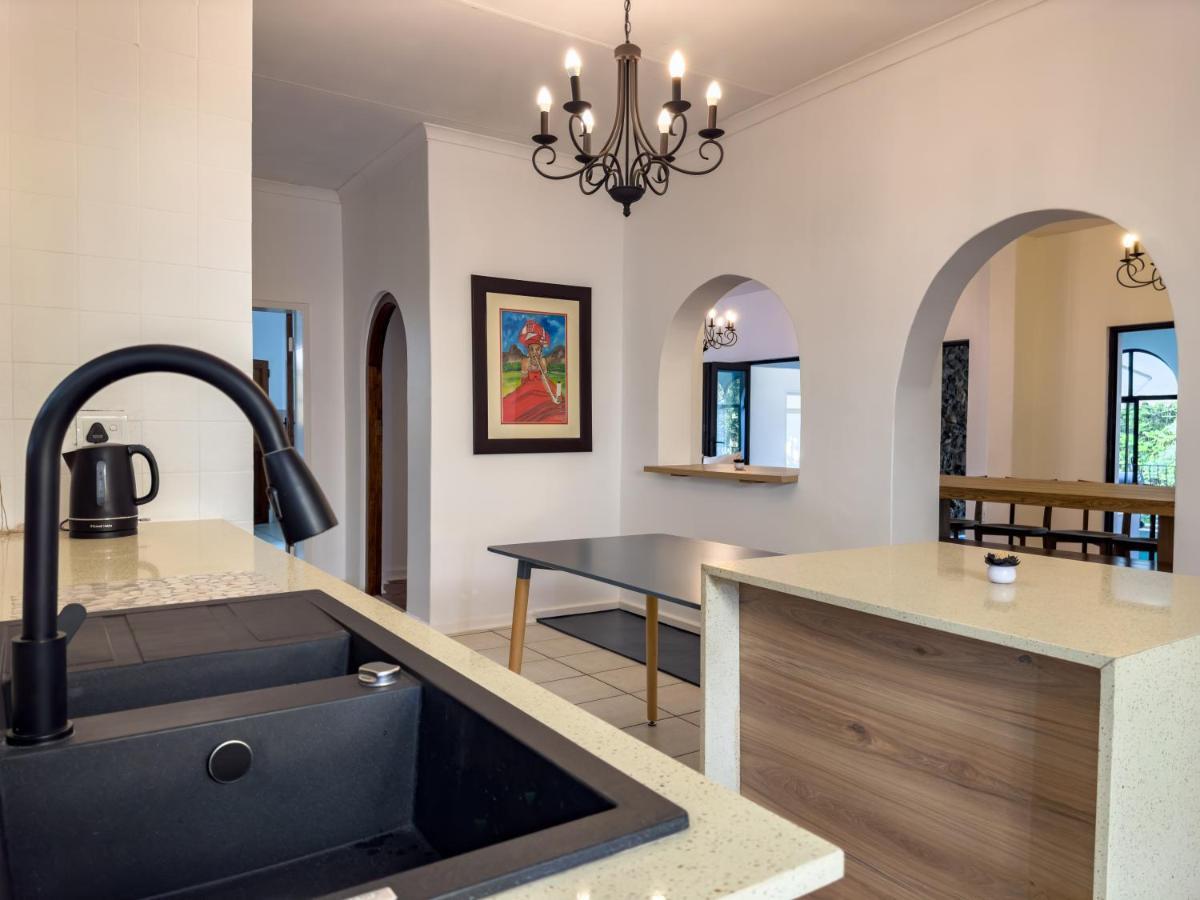 Villa Riverside House With Indoor Pool Johannesburg