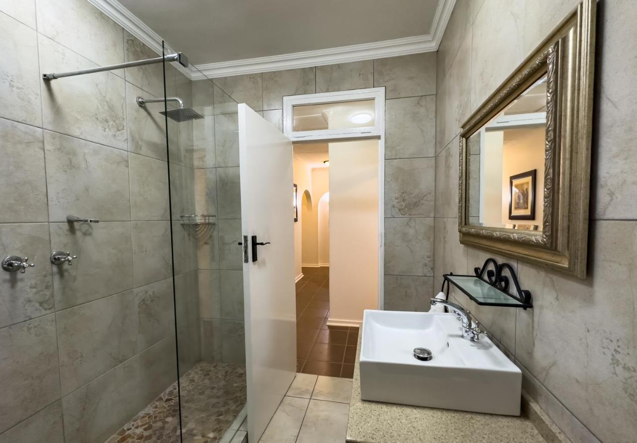 Riverside House With Indoor Pool Johannesburg