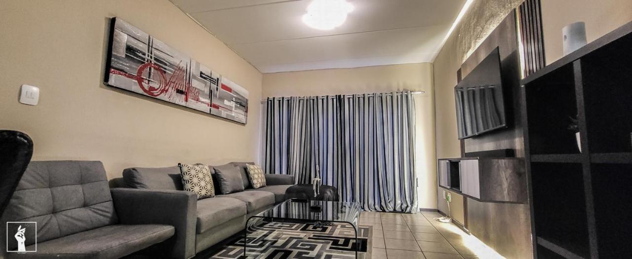 Banbury Estate Luxury * Johannesburg