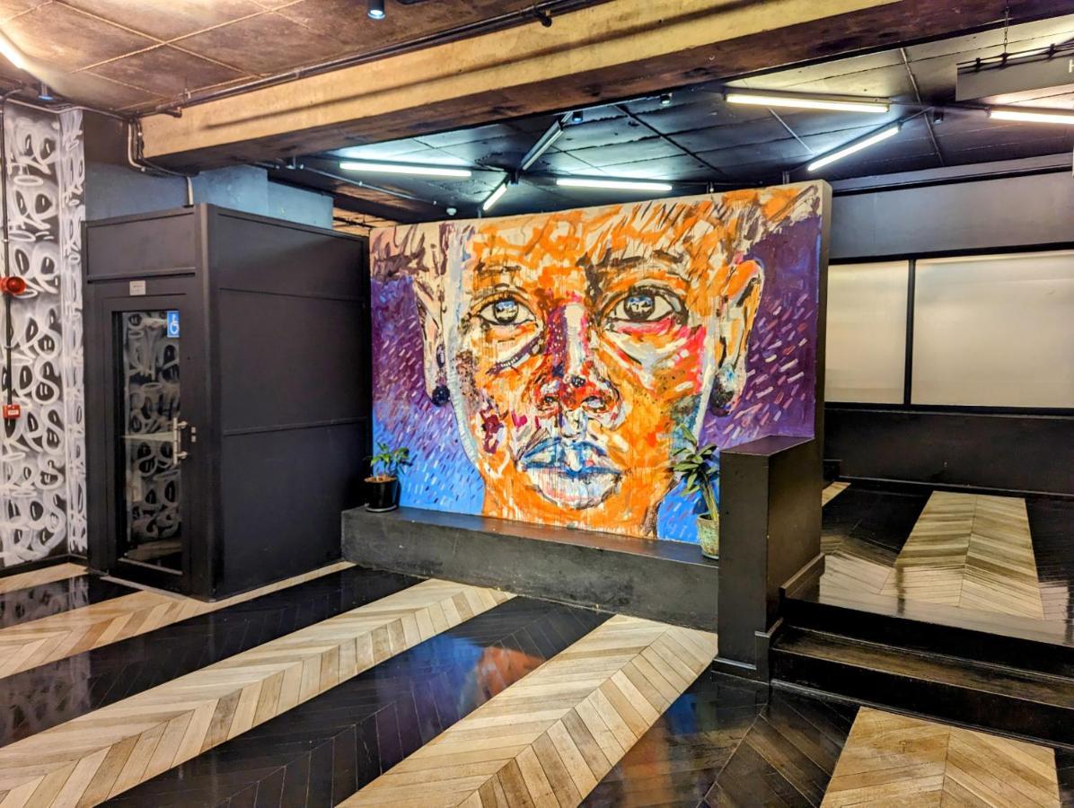 The Jozi Embassy - A Hallmark House Apartment *