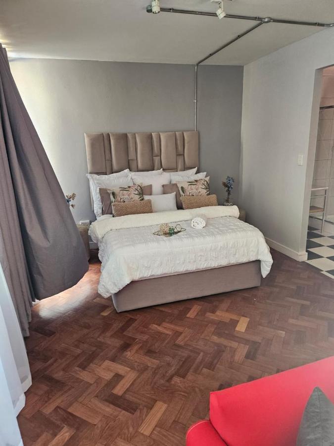 @derricks Luxury 2 Johannesburg