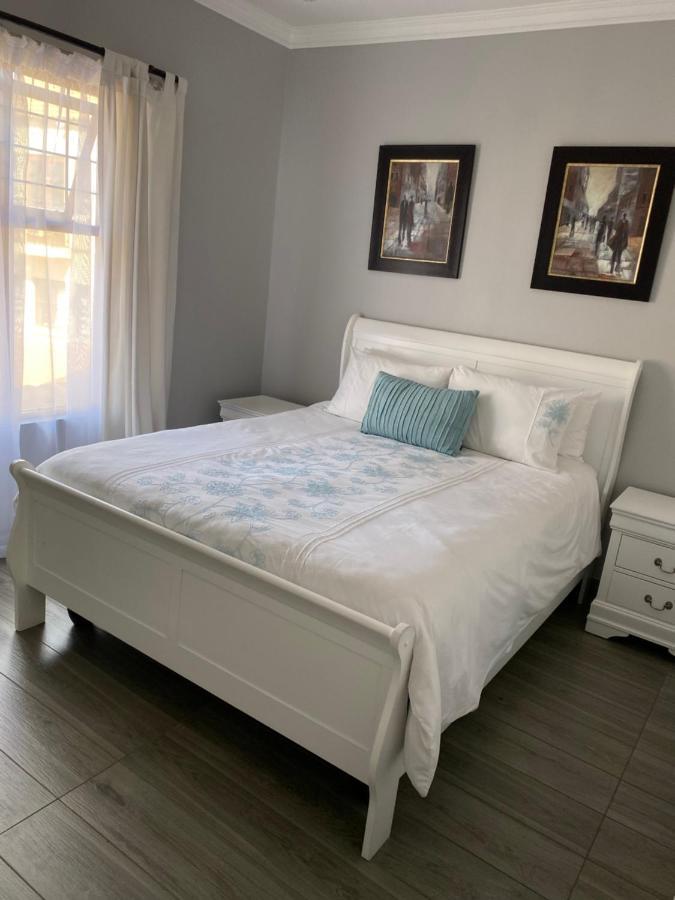 Villa Modern Serene 3 Bedroom *