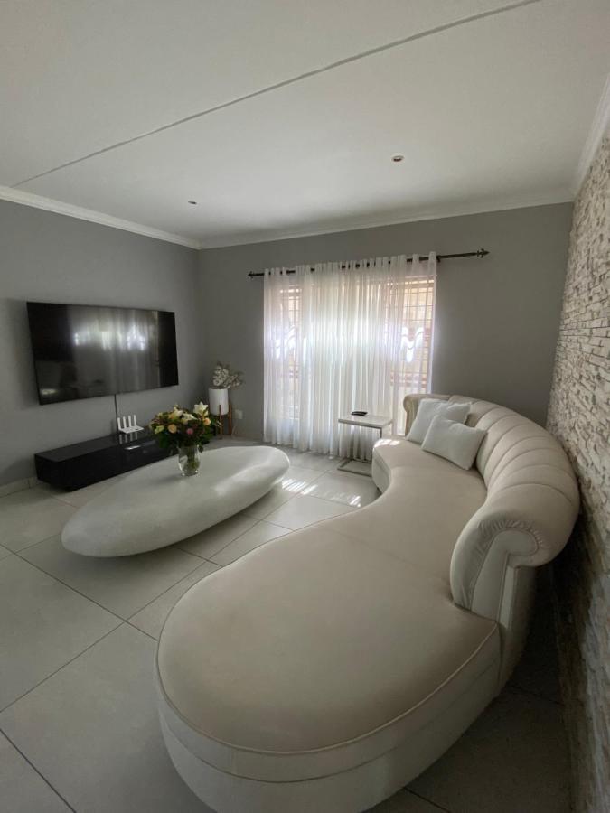 Modern Serene 3 Bedroom *