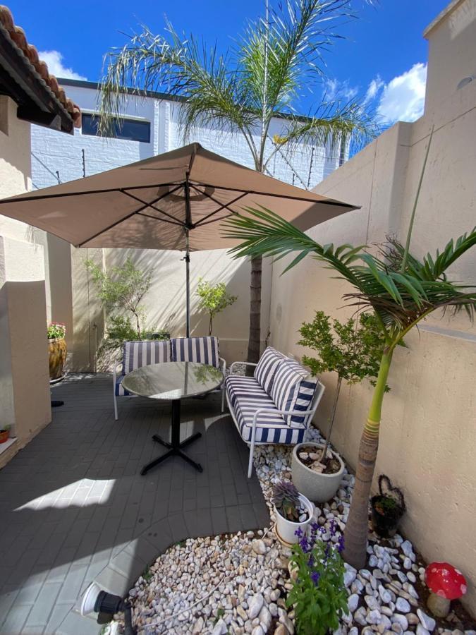 Biệt thự Modern Serene 3 Bedroom Johannesburg