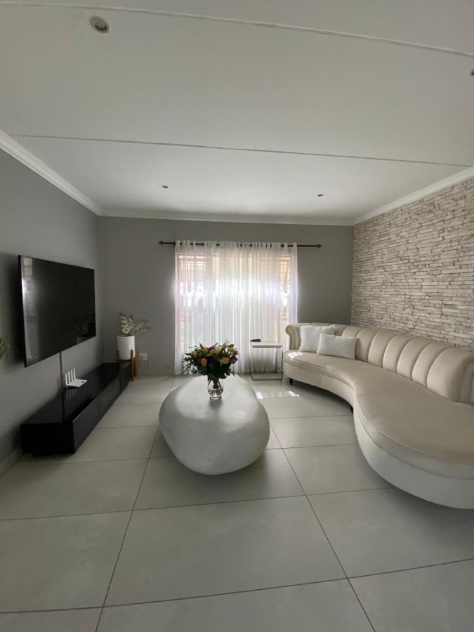 Pousada Modern Serene 3 Bedroom