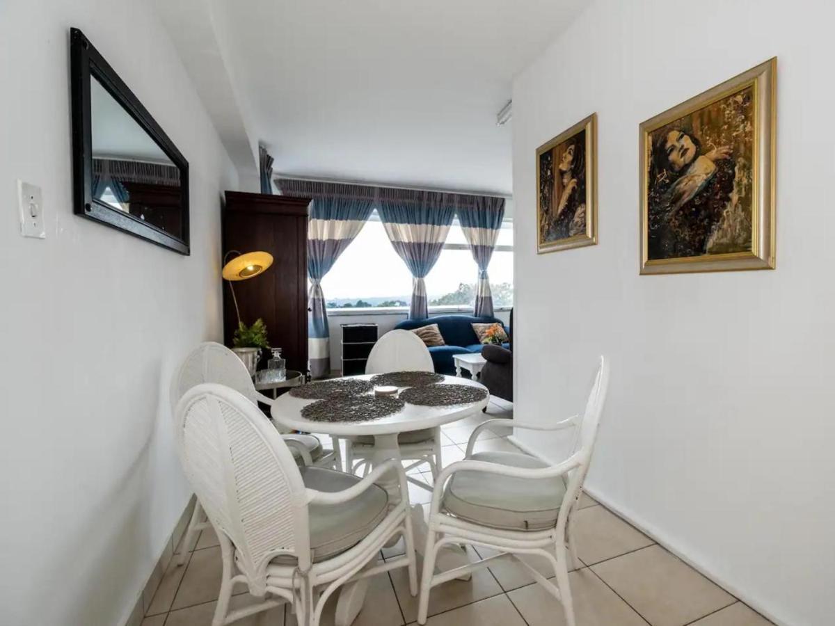 Lovely 3 Bedroom Unit Sandton Apartment *