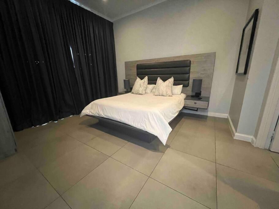 Apartment 11 @ 7 On Middle Sandton