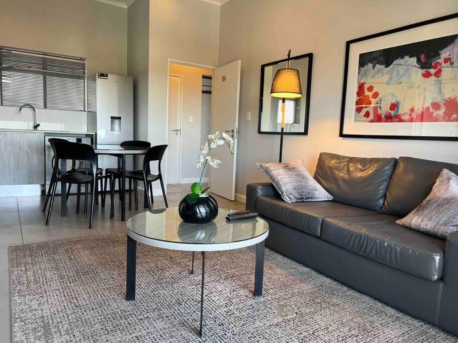 Apartment 11 @ 7 On Middle Sandton