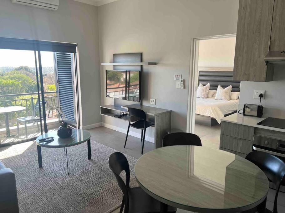 11 @ 7 On Middle Sandton Apartment