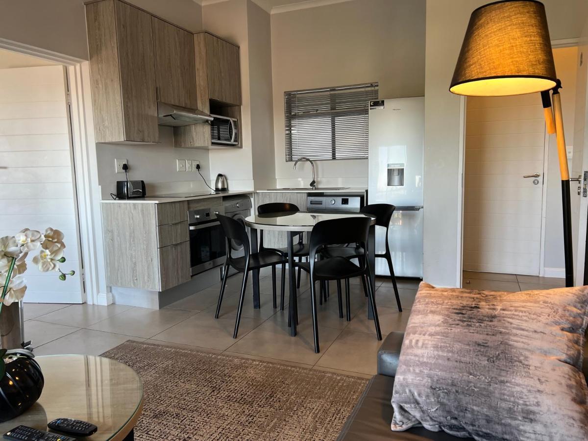 11 @ 7 On Middle Sandton * Johannesburg