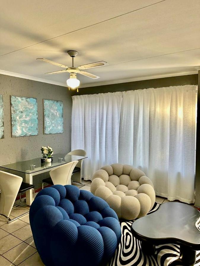 Apartment Feels Like Home, Sandton *