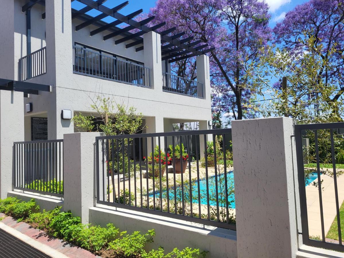 Medon Luxury With Power Back Up Bryanston Sandton * Johannesburg