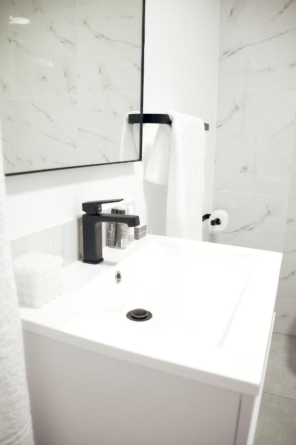 Medon Luxury With Power Back Up Bryanston Sandton * Johannesburg