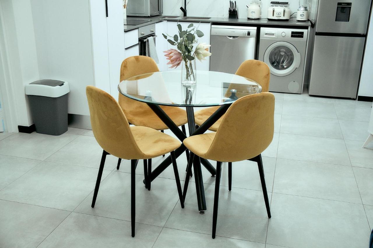 Medon Luxury With Power Back Up Bryanston Sandton Apartment Johannesburg