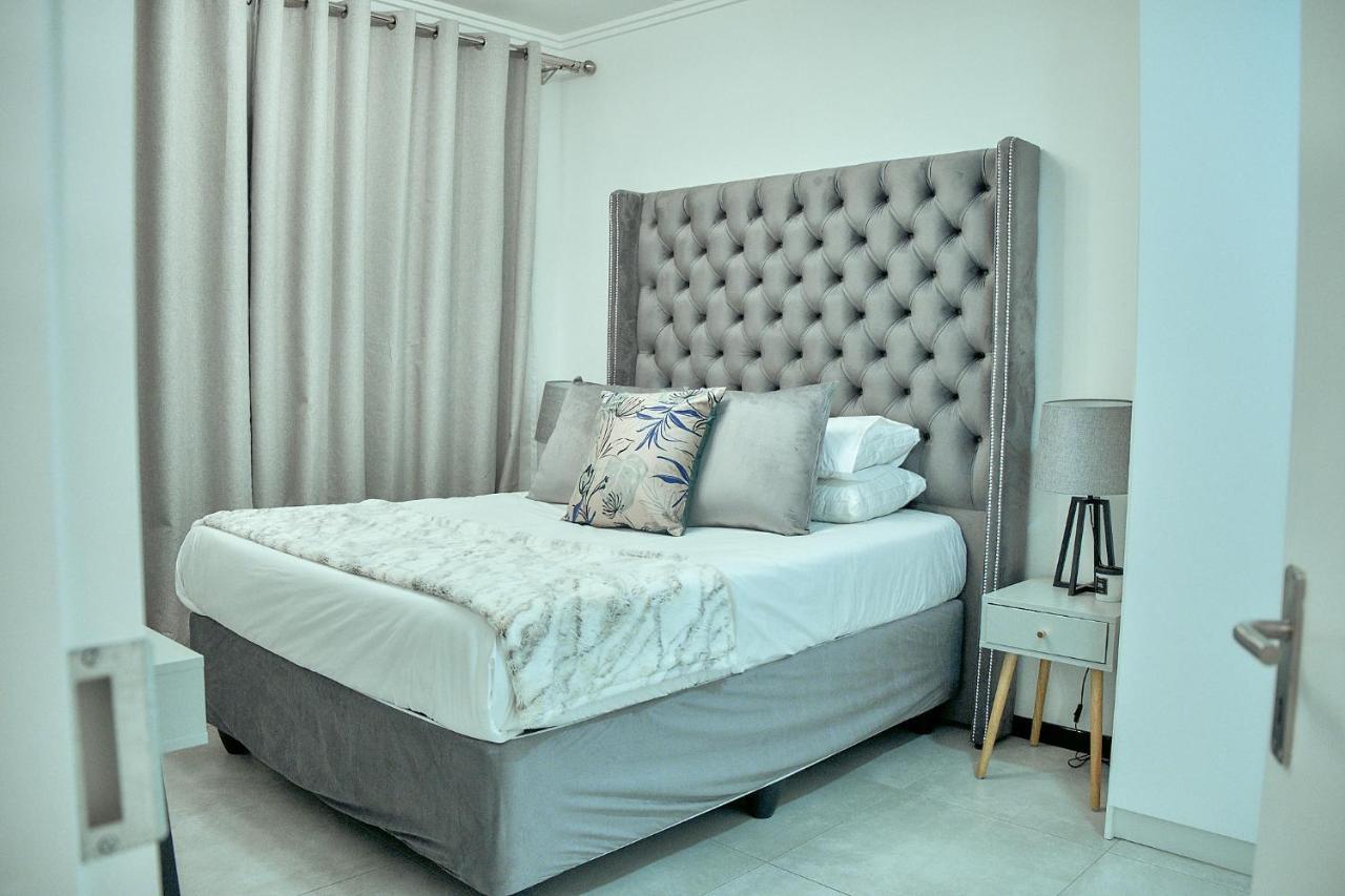 Medon Luxury With Power Back Up Bryanston Sandton Apartment
