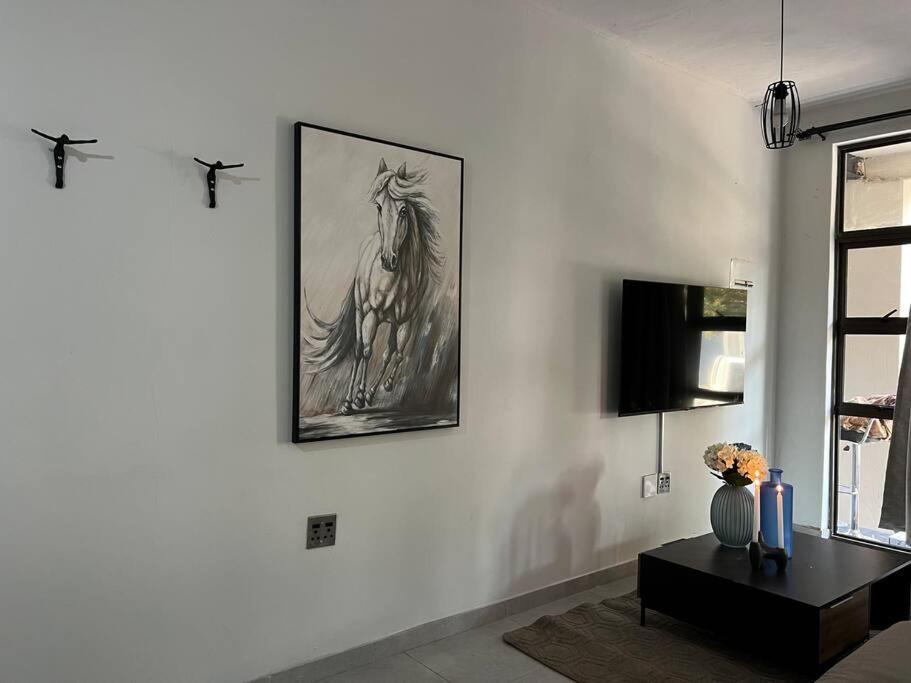 Apartment Cosy 5min To Sandton 8