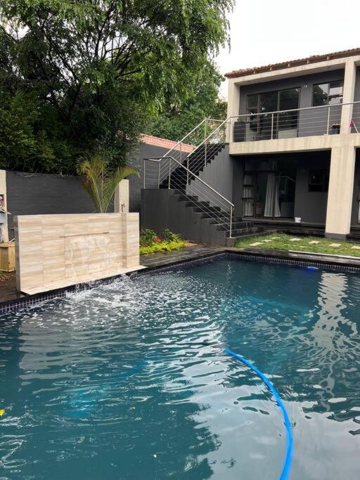 Lux 5min To Sandton 9 Johannesburg
