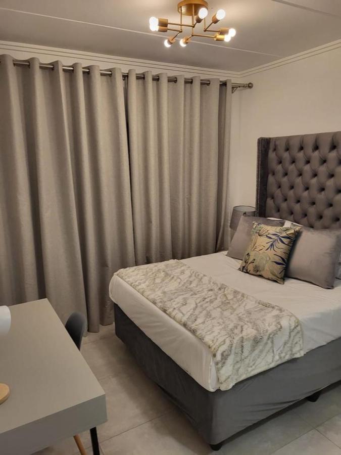 Medon Luxury With Power Back Up Bryanston Sandton Apartment Johannesburg