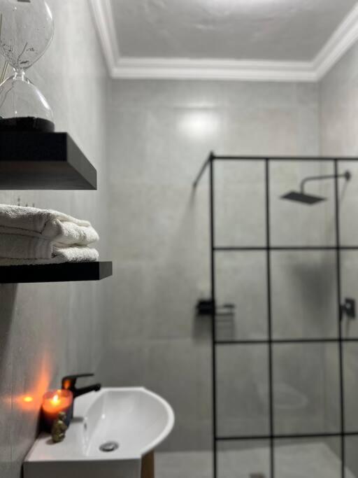 Apartment Cosy 5min To Sandton 8