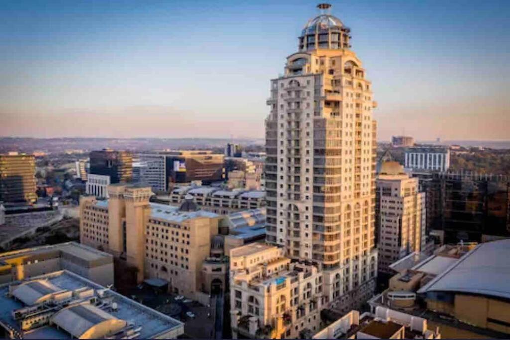 Luxury & Breathtaking Sandton & Joburgamazing View