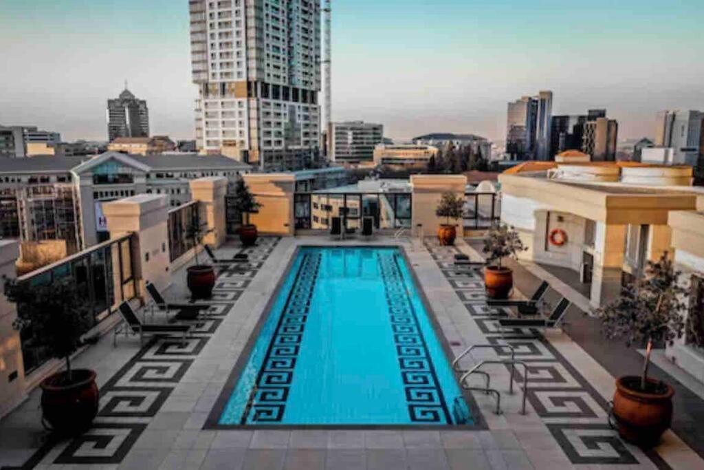 Apartment Luxury & Breathtaking Sandton & Joburgamazing View *
