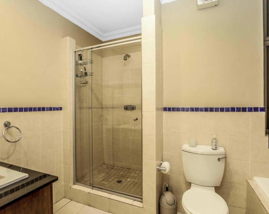 1 Bedroom, 2 Bathroom In The Heart Of Sandton *
