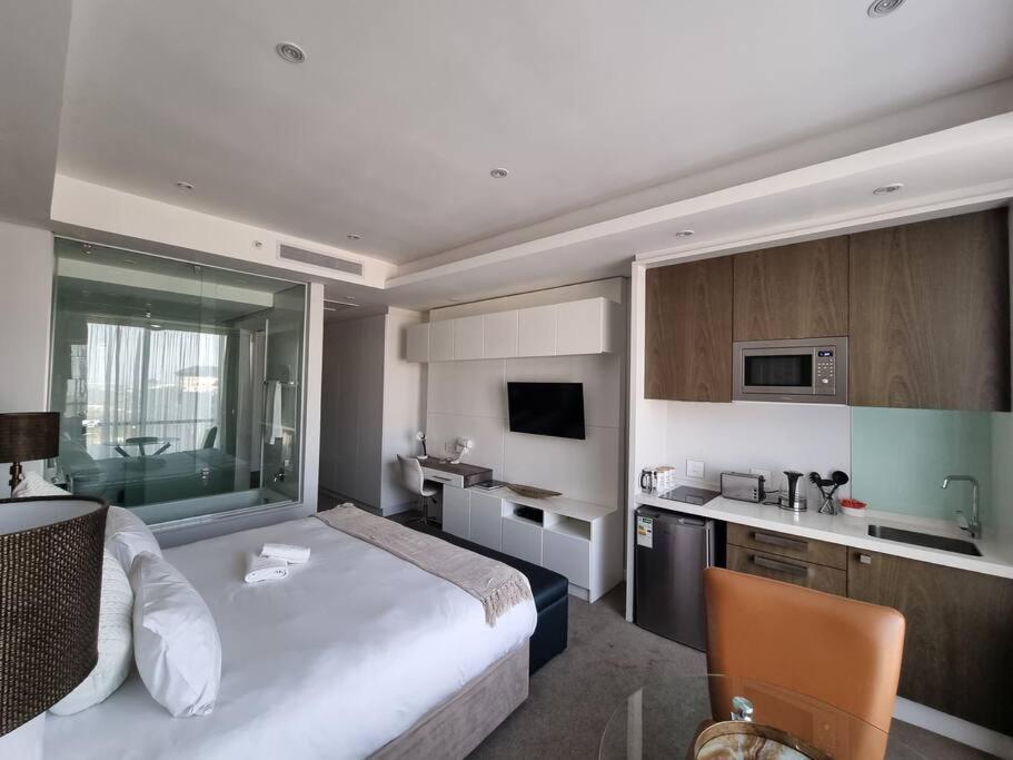 Sandton Skye - Luxury * Johannesburg