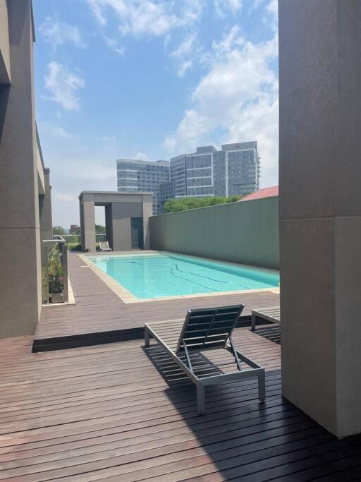 Apartment Sandton Skye - Luxury *
