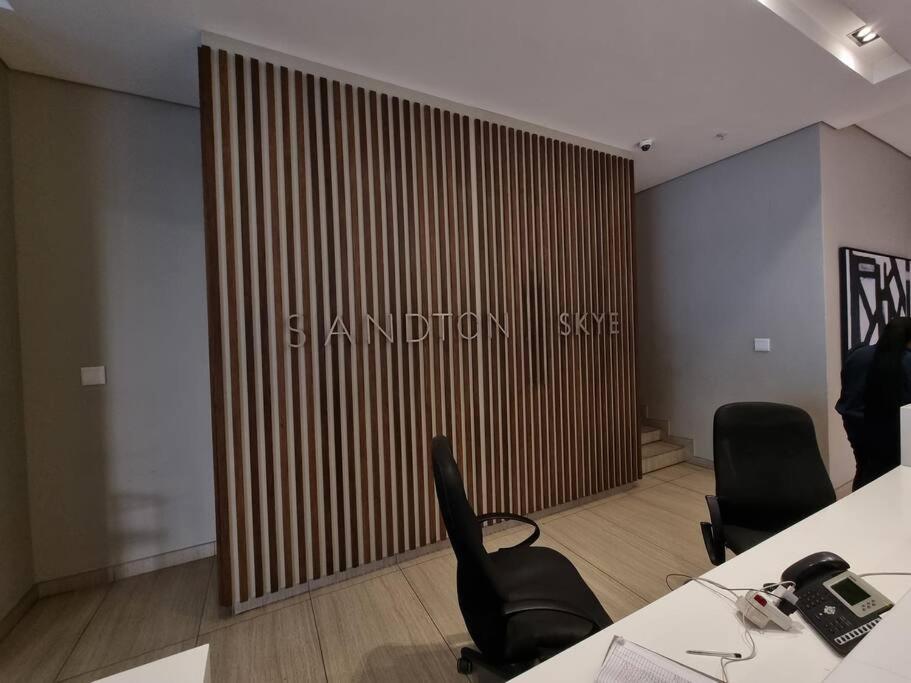 Sandton Skye - Luxury * Johannesburg