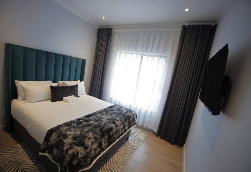 Luxury 2br/2ba In The Monroe, Sa Căn hộ