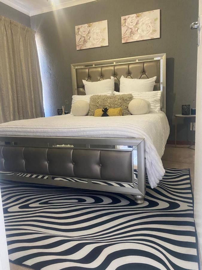 Feels Like Home, Sandton Apartment Johannesburg