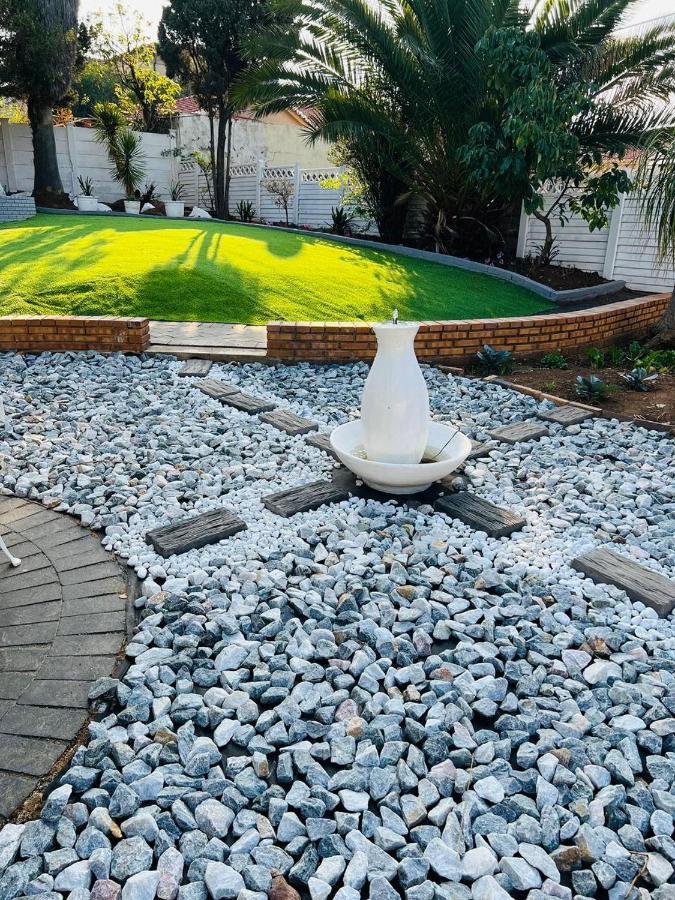 Sbukosezwe Guest house *