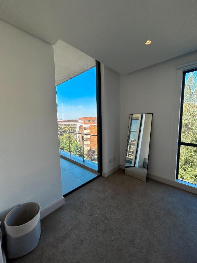 Apartment Modern Day Homes 3 Johannesburg