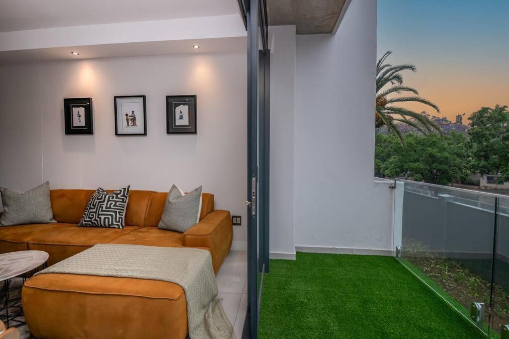 Comfy Nest - The Paramount 1