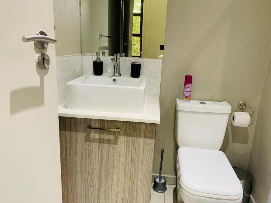 1 Bedroom Unit Fully Furnished With Back Up Generator * Johannesburg