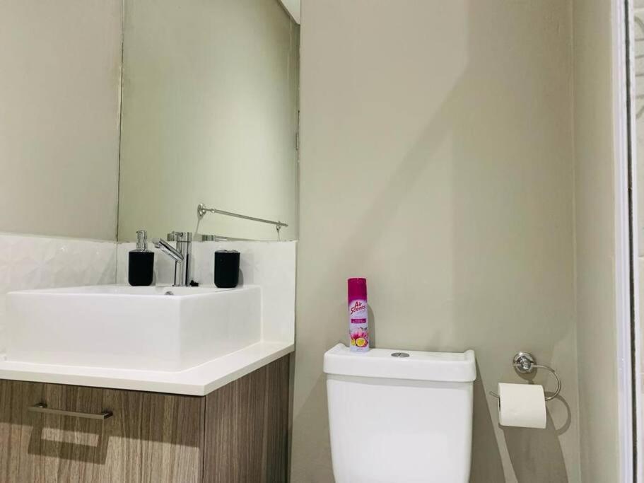 1 Bedroom Unit Fully Furnished With Back Up Generator * Johannesburg