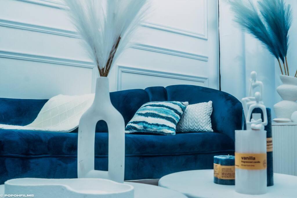 Ocean Blue Sky-luxury Apartment-power Backup Apartment
