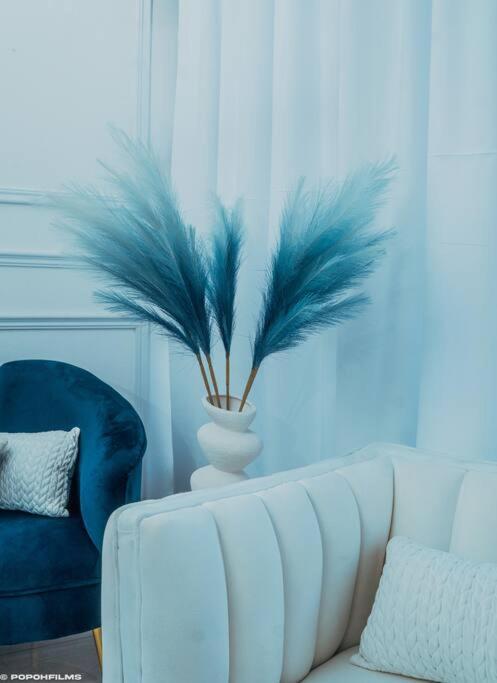 Ocean Blue Sky-luxury Apartment-power Backup *
