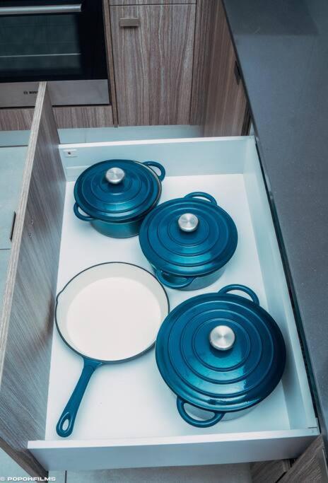 Ocean Blue Sky-luxury Apartment-power Backup