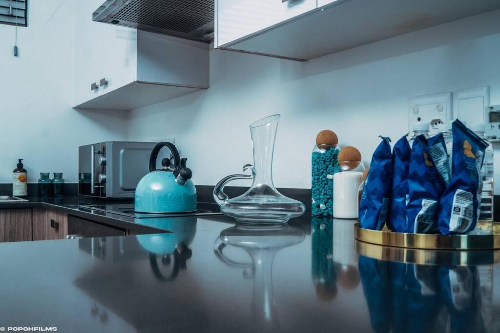 Apartment Ocean Blue Sky-luxury Apartment-power Backup Johannesburg