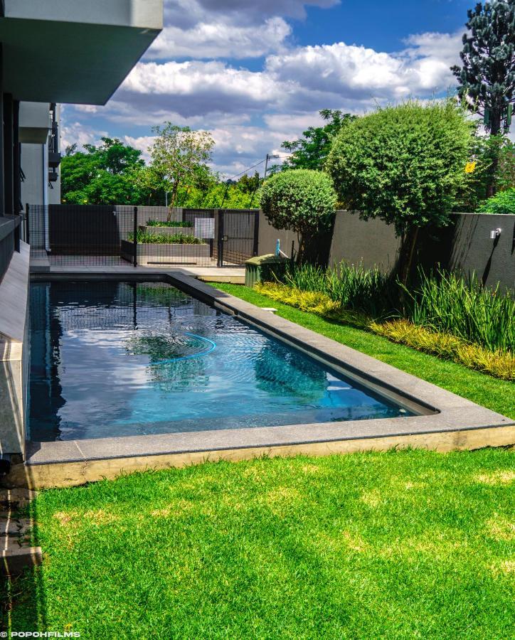 Ocean Blue Sky-luxury Apartment-power Backup Apartment Johannesburg