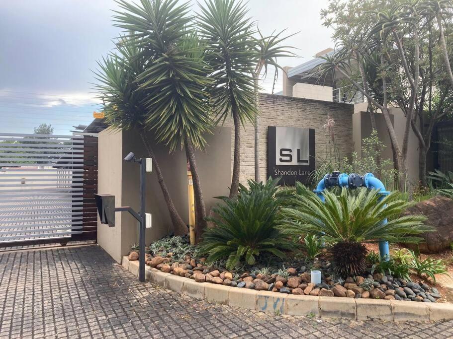 Modern Two Bed Townhouse With Pool