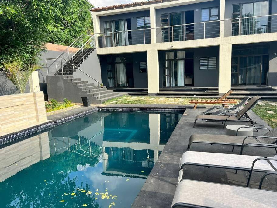 Apartment 31 On Forest *